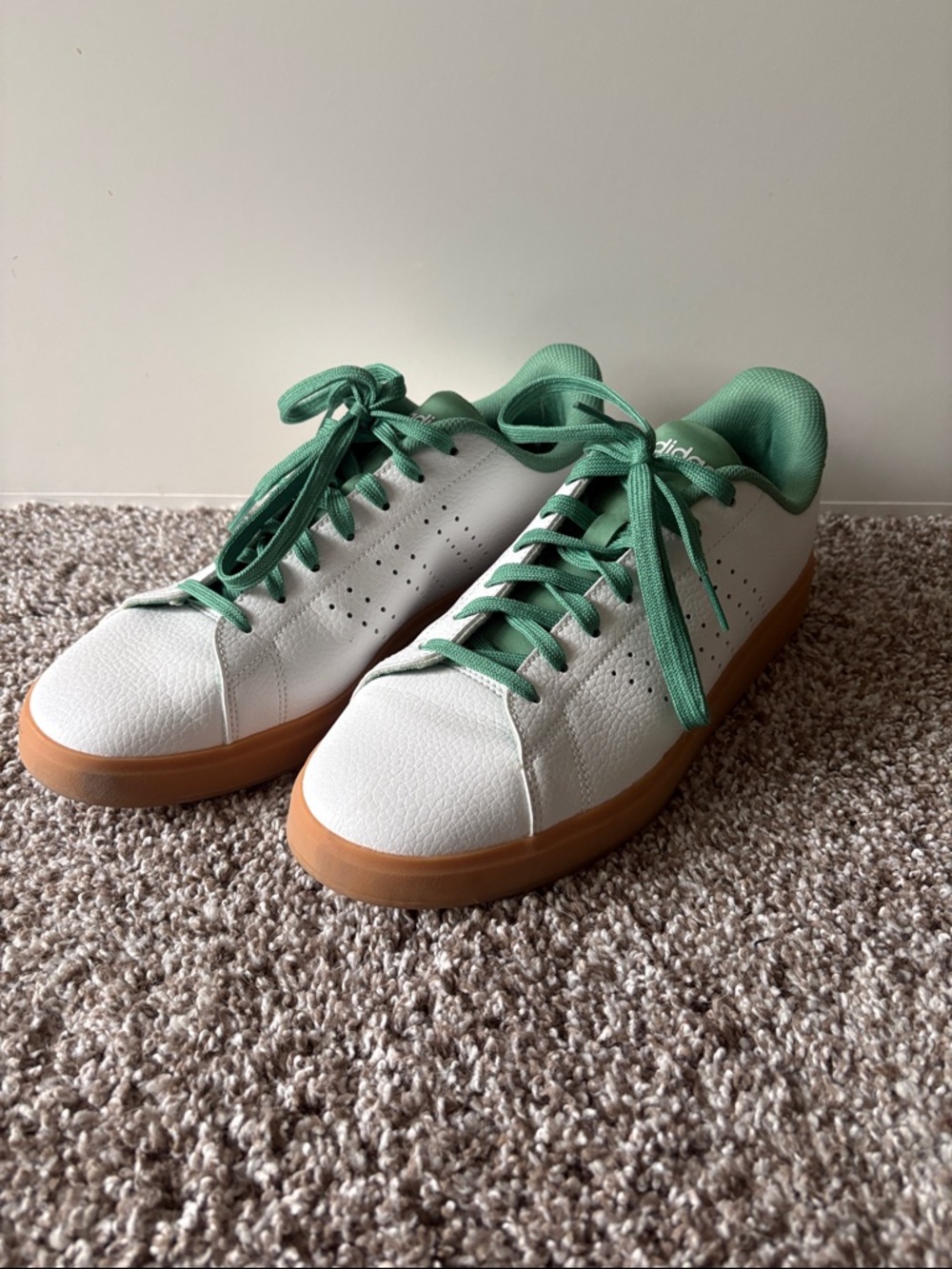 adidas Advantage 2.0 White Sneakers with Green Laces and Gum Sole - Sz 9.5